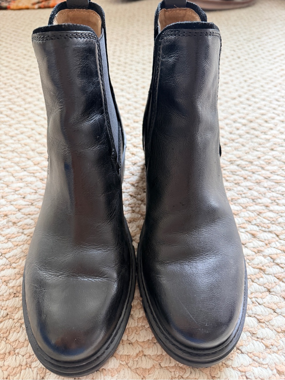 Earth Julia Chelsea boot